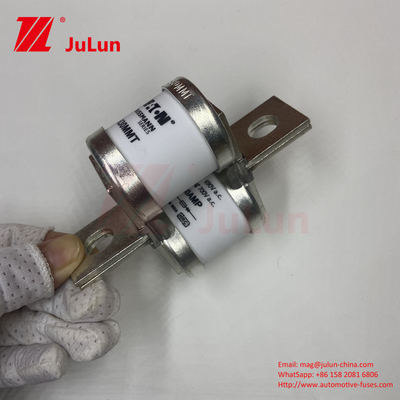 690V เซรามิก ออโตโมทีฟ ฟิวส์ M6/M8 Twin Flat Plate Bolt Type 0.43kg โซลูชั่นฟิวส์ภาระหนัก