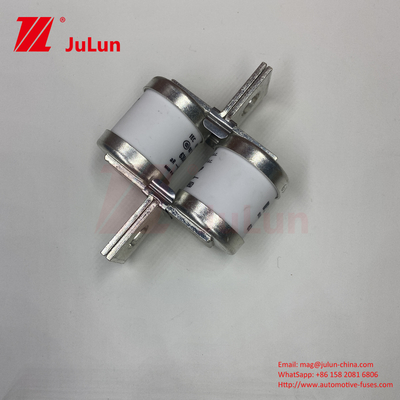 690V เซรามิก ออโตโมทีฟ ฟิวส์ M6/M8 Twin Flat Plate Bolt Type 0.43kg โซลูชั่นฟิวส์ภาระหนัก