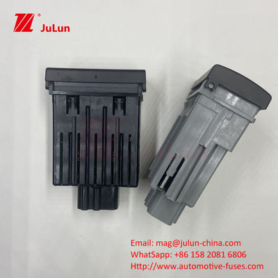 กดปุ่มรถบรรทุก ปิดอันตราย BC45-13A350-BA8 การปรับปรุงรถยนต์ ปิดฉุกเฉิน 12v