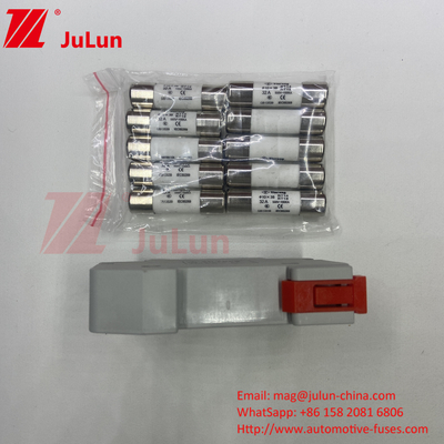 1000VDC-1500VDC ผู้ถือไฟฟิวส์แสงอาทิตย์ PV พร้อมไฟฟิวส์ 2 แอมเปอร์ ไฟฟิวส์แสงอาทิตย์ DC สายต่อไฟฟิวส์กลม