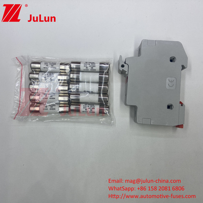 10A-63A Fuse PV สําหรับการติดตั้งไฟฟ้าไฟฟ้าแสงอาทิตย์ 32A 10X38mm 1000V DC Din Rail Fuse Holder กับแสงสําหรับระบบแสงอาทิตย์