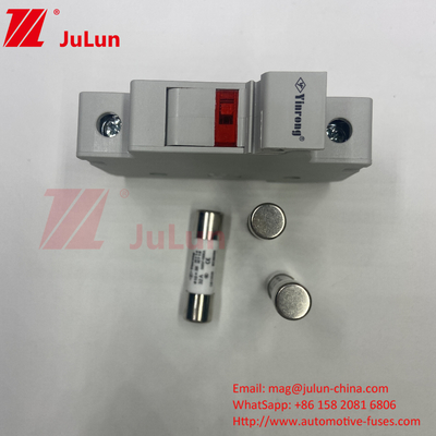 1500VDC ซอลารี PV Fuse Holder กับ Fuse สําหรับ Solar Photovoltaic Inverter แอพลิเคชั่น