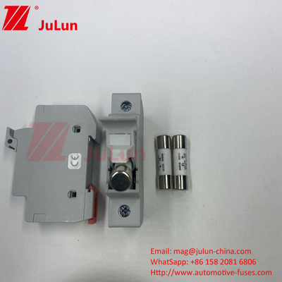 1000VDC 32A ตัวถือฟิวส์แสงอาทิตย์พร้อมฟิวส์สําหรับ Inverters PV RT18-32 15A 20A 32A ตัวถือฟิวส์ด้วย LED Indicator สําหรับ Solar P