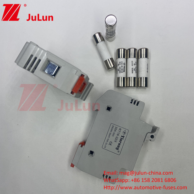 1500VDC ความสามารถในการหัก โซลาร์ PV ฟิวส์ โซลาร์ PV DC ฟิวส์ 1000V 15A-32A ระดับสําหรับการป้องกันไฟฟ้าในระบบ PV