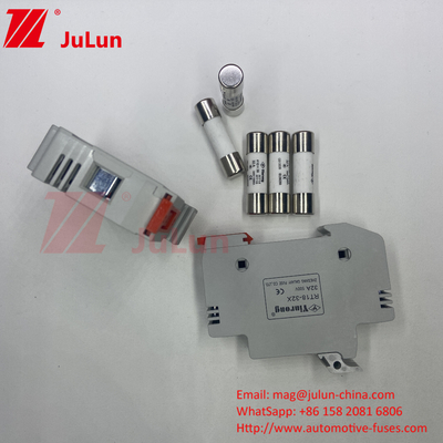 การรับรอง โซลาร์ PV Bus Box Fuse สําหรับการป้องกันโมดูลไฟฟ้า CE ไฟฟ้า โซลาร์ PV Fuse Holder PV-32 100