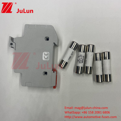 เงินไฟฟิวส์พานีลโซลาร์ PV สําหรับ Inverter โมดูลการป้องกันไฟฟิวส์ถือ 1500v 30a