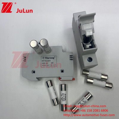 ตัวถือไฟฟิวส์แสงอาทิตย์แบบกระบอก Din Rail / ตัวถือไฟฟิวส์แสงอาทิตย์ PV ด้วยความจุในการสลาย 30kA