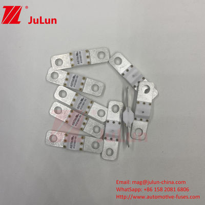 A121601-150A ASTM รถยนต์ มินิ ฟิวส์ โบลท์ประเภทเรียงค่า DC 125VDC รถไฟฟ้า การป้องกัน
