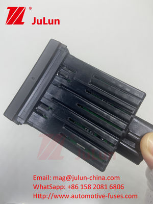 สวิตช์ฟลัชชิ่งเบา BC45-13A350-AB 24V 12V เครื่องยนต์สีแดง / สีดํา สวิตช์ความปลอดภัยของนักดับเพลิง