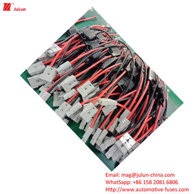 Eu UL มาตรฐานรถยนต์ Fuse Holder ชุดการประกอบ 32V ความดันเฉพาะสําหรับ Fuses ในสภาพแวดล้อมการทํางานที่ยากลําบาก