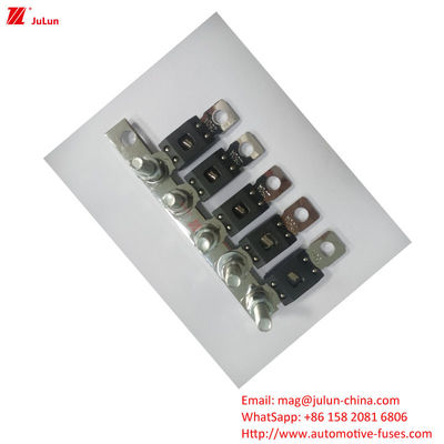 EU UL รถยนต์ Copper Contact Fuse Holders โบลท์ / โบลท์ ประเภทของฟิวส์