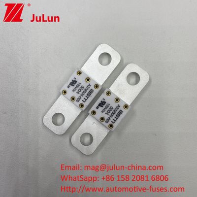 ระยะสั้น 500A 125VDC การป้องกันวงจร Battey Fuse ขนาดเล็ก ระยะระยะระยะสูงระหว่าง 2 หลุม 50.8 มม.