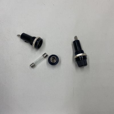 การติดตั้ง 6 * 30mm แพนล์ติดตั้งตัวถือไฟฟ้าสําหรับอุปกรณ์ไฟฟ้า