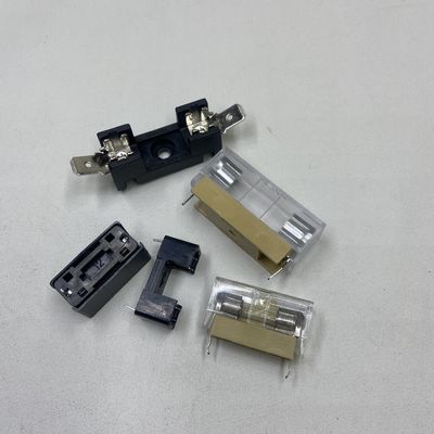 การติดตั้งแผ่น PCB 6 * 30 มิลลิเมตร ผู้ถือฟิวส์รถยนต์ด้วย 5 * 20 มิลลิเมตร ผู้ถือฟิวส์แก้ว