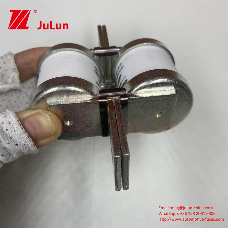 BUSSMANN 630MMT 630A เซรามิกออโตโมทีฟ ฟิวส์ ด้วยการออกแบบแผ่นแบนแฝด 690V โวลเตชั่นสําหรับการป้องกันรถยนต์ที่มีประสิทธิภาพ
