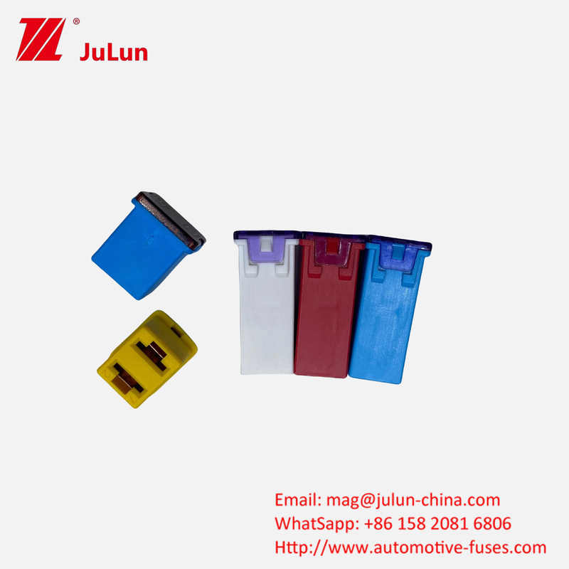 Amp Blade Fuse ความปลอดภัยเพิ่มขึ้น LOGO ที่สามารถปรับแต่งได้ สําหรับรถไฟฟ้า Littel รถยนต์ Square Fuse 32V 58V
