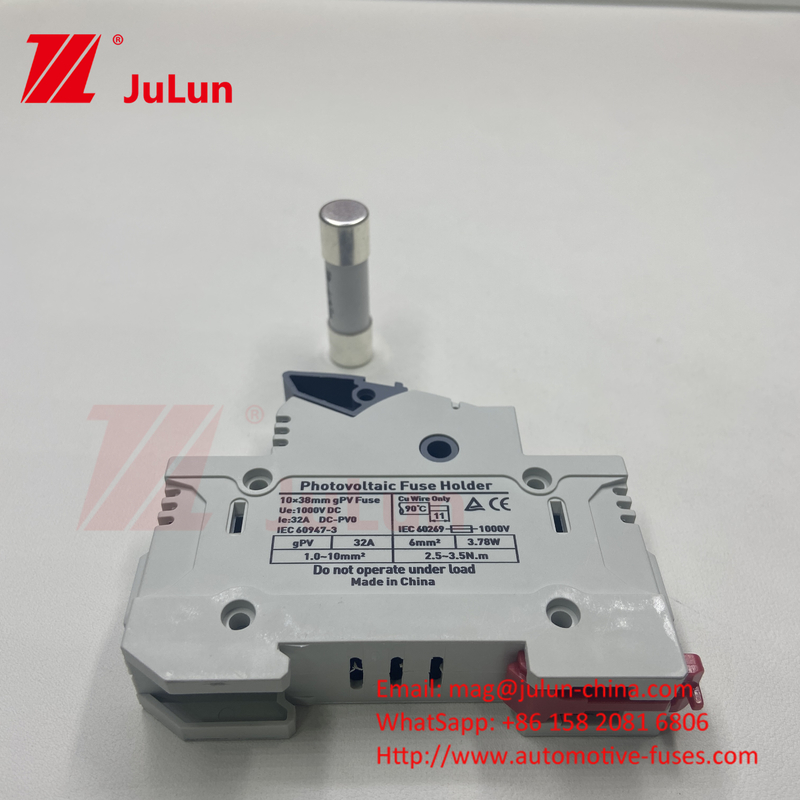 1000V DC Solar Photovoltaic Inverter Fuses RT18 ซีรีส 10x38 3P DIN Rail Mounted 32A ความจุสําหรับฟิวส์ 1500V