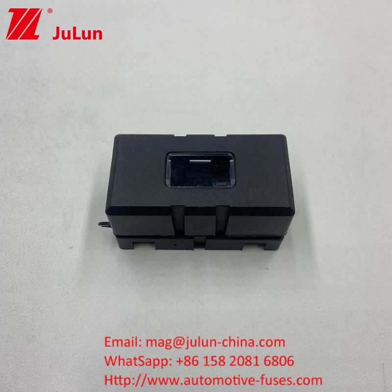 การบรรจุกระดาษกระดาษ Car Fuse Holder สําหรับ With Plug-in Fuses ความดันสูงสุด 32VDC 58VDC 72VDC
