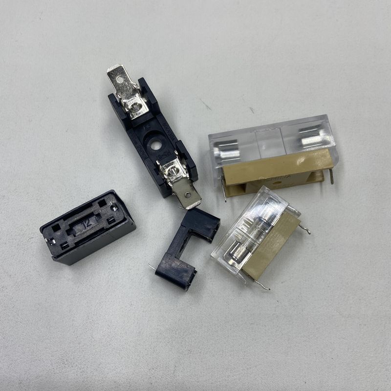 ผู้ถือไฟฟิวส์ PCB ออกแบบสําหรับ 5 * 20 มม 6 * 30 มม เซรามิกบนบอร์ด PCB การติดตั้งแผ่นเรียบ