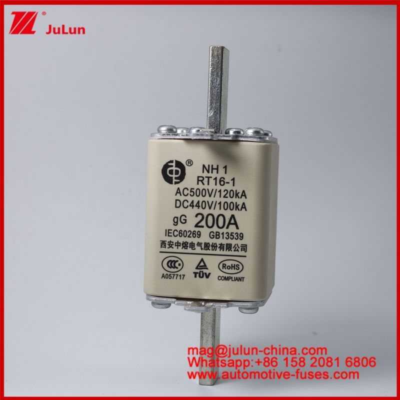 NH1 RT16-1 200A AC500V 120KA DC 440V 100KA รถยนต์ เซรามิก ออโต้ ฟิวส์ Blade Mount สําหรับ EV / HEV รถยนต์ขนาดเล็ก ป้องกันวงจรสั้นระดับสูง