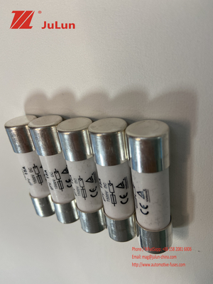 เซรามิคพลังงานแสงอาทิตย์ PV ทองแดงฟิวส์ 10A 10kA DC ในร่มเท่านั้น 1500VDC 14x51 มม.