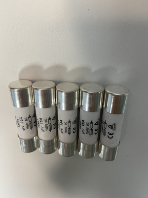 ฟิวส์ระบบสุริยะทรงกระบอกและกล่องฟิวส์ 14 * 51 มม. 25A 1500VDC
