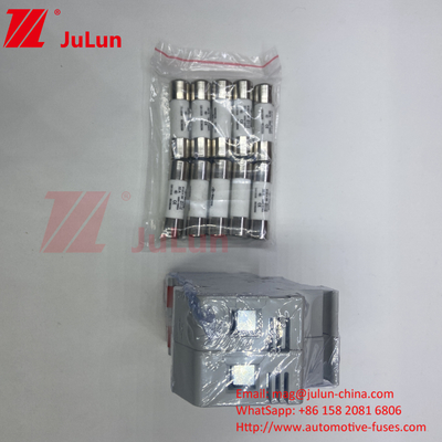 1000VDC-1500VDC ผู้ถือไฟฟิวส์แสงอาทิตย์ PV พร้อมไฟฟิวส์ 2 แอมเปอร์ ไฟฟิวส์แสงอาทิตย์ DC สายต่อไฟฟิวส์กลม