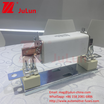 200A เซ็นดาร์ด Din Guide Fuse Holder ความดันต่ํา 1500VDC เซ็นดาร์ Fuse Holder