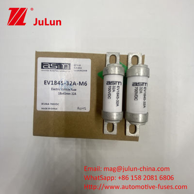 20A 700VDC 10KA EV HEV เครื่องยนต์ไฟฟ้า โบลท์ฟิวส์ 700VDC สกรูป้องกัน M8 M6