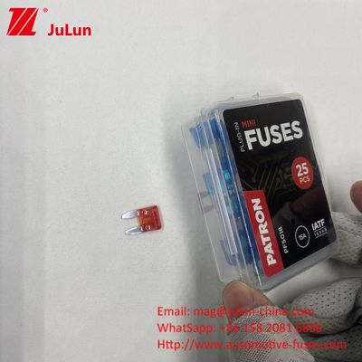 รถบรรทุก Offroad Blade Fuse Boxed 10A 32V เครื่องตัดวงจรรถยนต์สําหรับอิเล็กทรอนิกส์รถยนต์ 0337 0237 0899 0999 0299