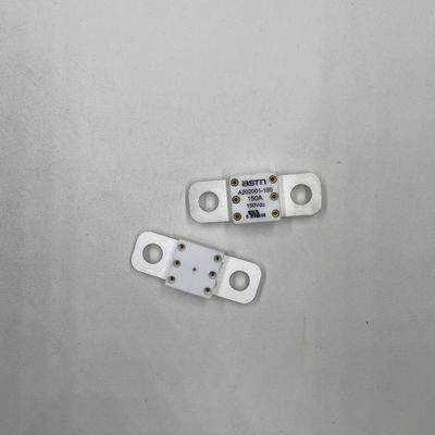 การป้องกัน 350A 150VDC ขนาดเล็ก เซรามิครถไฟฟิวส์ ปัจจุบันที่ระดับสูง แนะนํา ทอร์คแคบ 11-13N · m