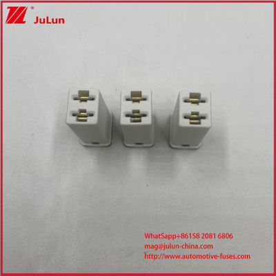 Vehicle 32VDC Circuit Breakers Mini Car Fuses 25A 32V Terminals Female Square Plug-In Fuse Link For Car Vehicle 0495025.ZXA